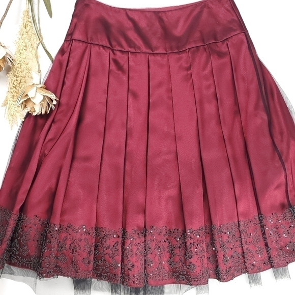 Adrianna Papell Red Wine Black Sheer Embroidered Full Pleated Skirt Sz 4 - Picture 6 of 10